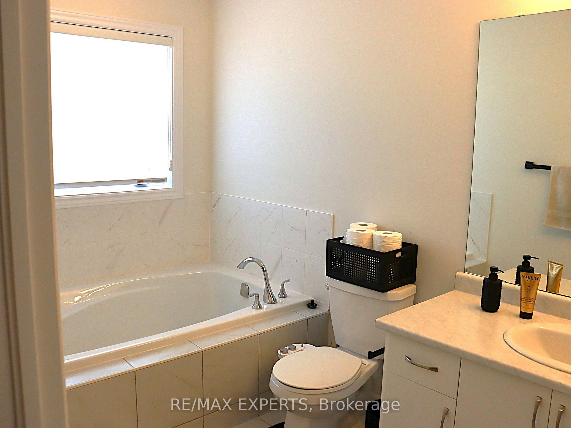Photo 26 of 2265 Grainger Loop, Innisfil, Rural Innisfil — HOMEH