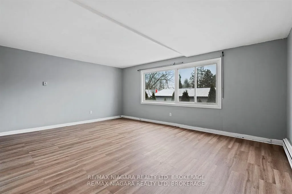 Photo 9 of Unit 2, 27 Main Street, St. Catharines, Port Dalhousie — HOMEH
