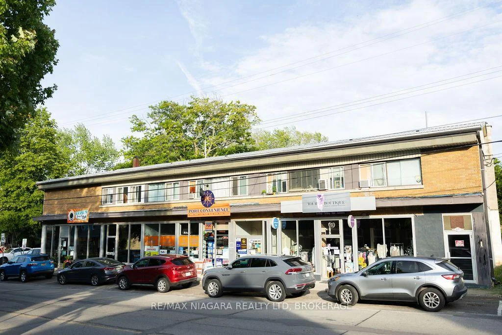 Photo 3 of Unit 2, 27 Main Street, St. Catharines, Port Dalhousie — HOMEH