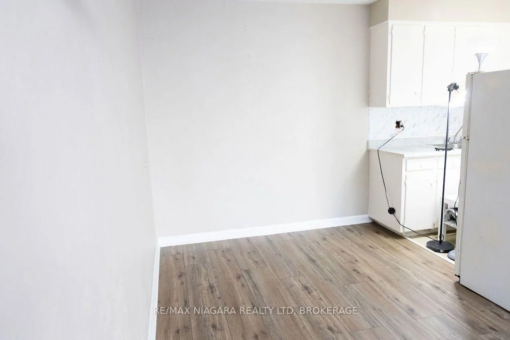 Photo 14 of Unit 2, 27 Main Street, St. Catharines, Port Dalhousie — HOMEH