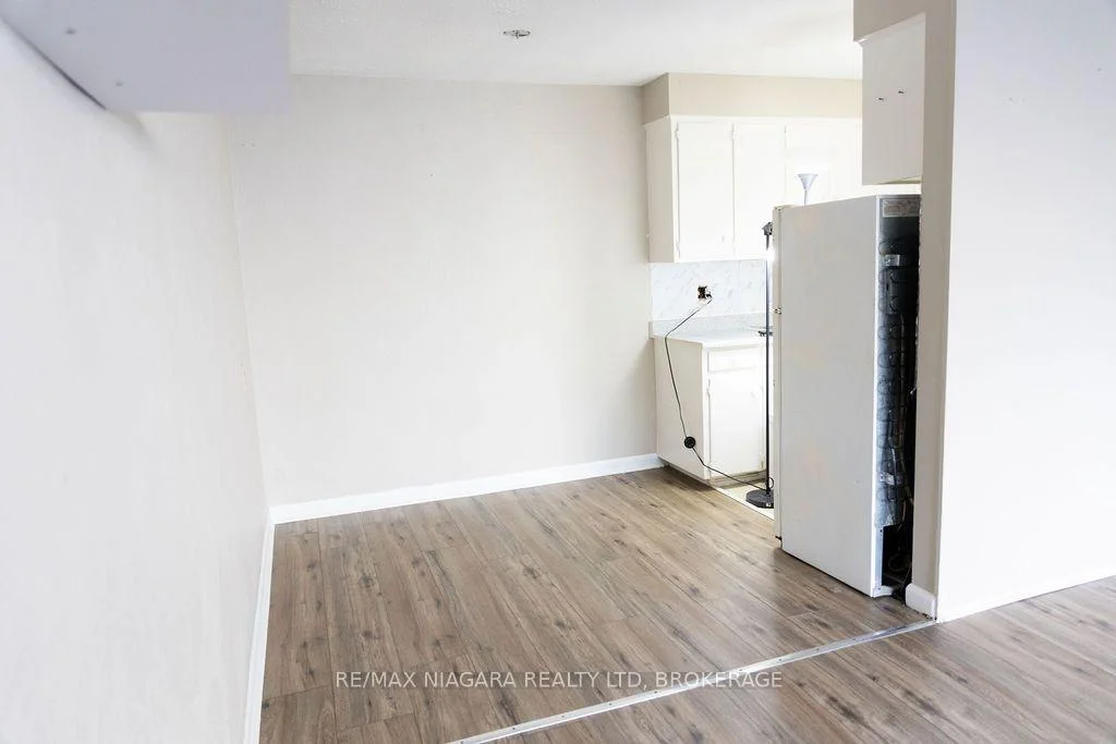 Photo 16 of Unit 2, 27 Main Street, St. Catharines, Port Dalhousie — HOMEH