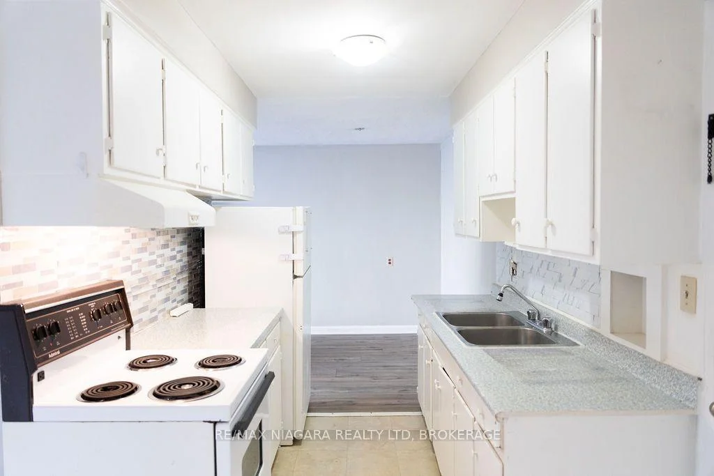 Photo 22 of Unit 2, 27 Main Street, St. Catharines, Port Dalhousie — HOMEH