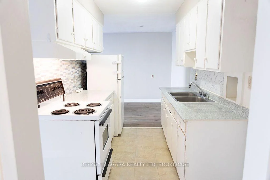 Photo 23 of Unit 2, 27 Main Street, St. Catharines, Port Dalhousie — HOMEH