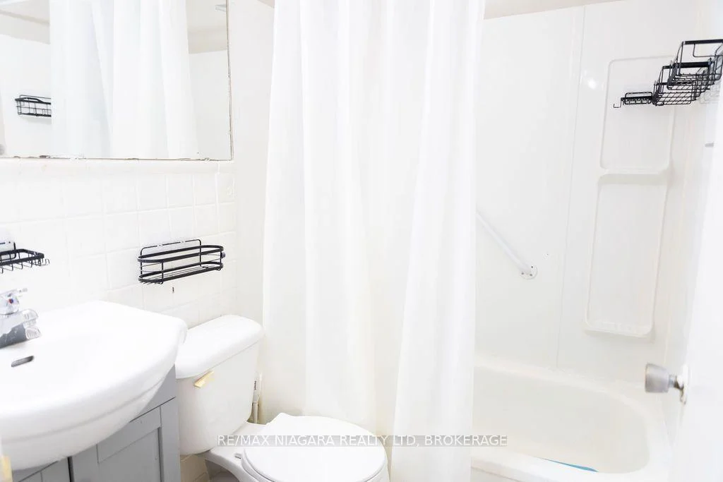 Photo 25 of Unit 2, 27 Main Street, St. Catharines, Port Dalhousie — HOMEH