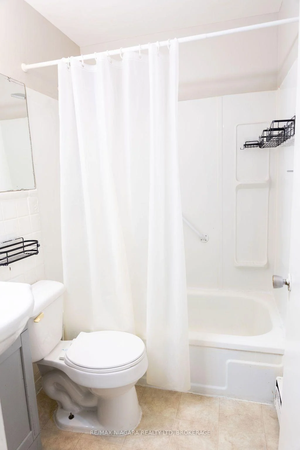 Photo 32 of Unit 2, 27 Main Street, St. Catharines, Port Dalhousie — HOMEH