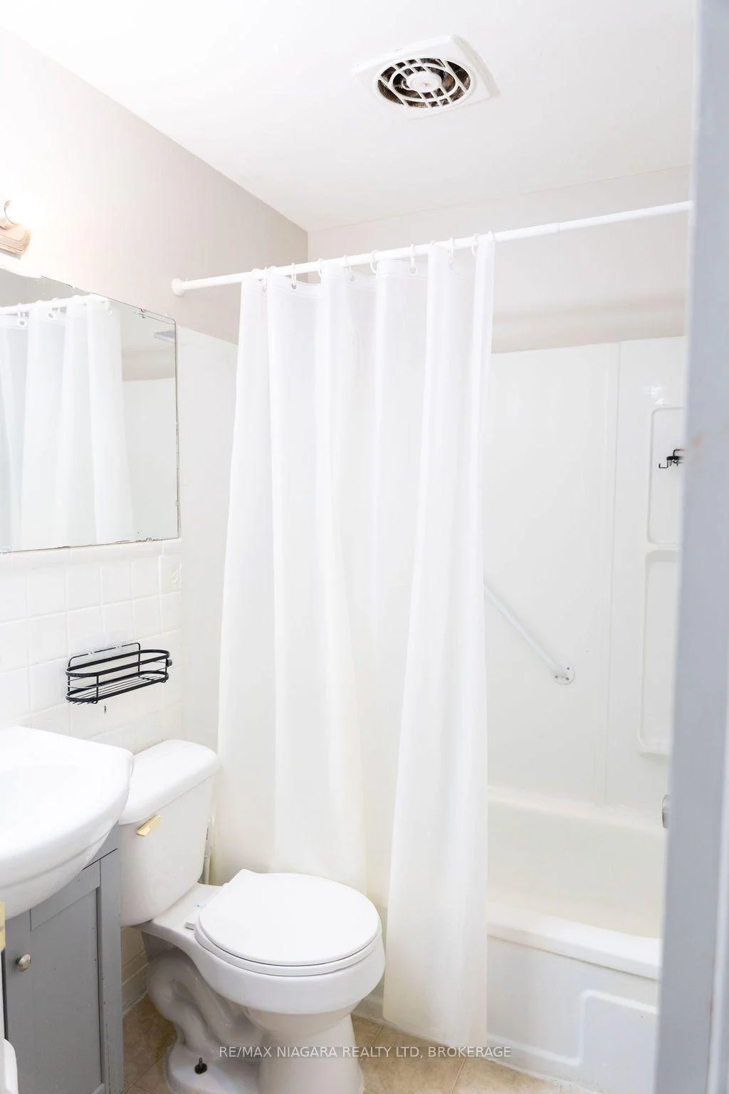Photo 33 of Unit 2, 27 Main Street, St. Catharines, Port Dalhousie — HOMEH