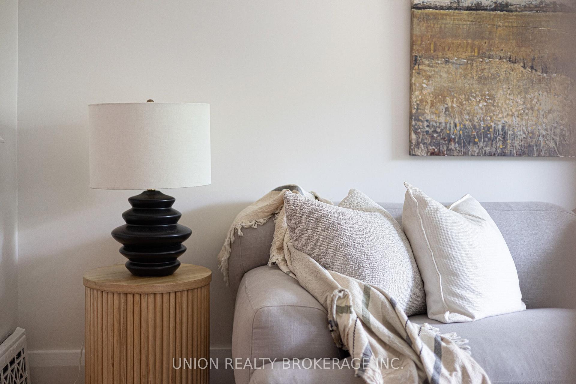 Photo 8 of 12 Durant Avenue, Toronto, Danforth Village-East York — HOMEH