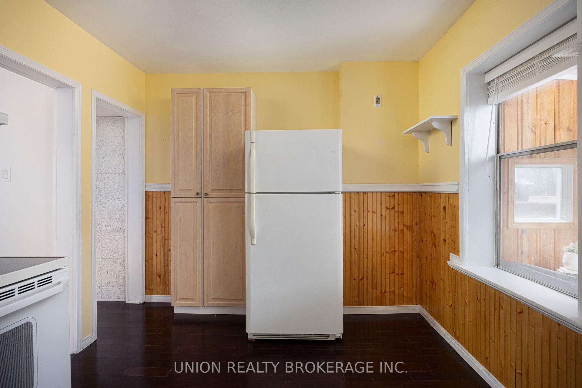 Photo 16 of 12 Durant Avenue, Toronto, Danforth Village-East York — HOMEH
