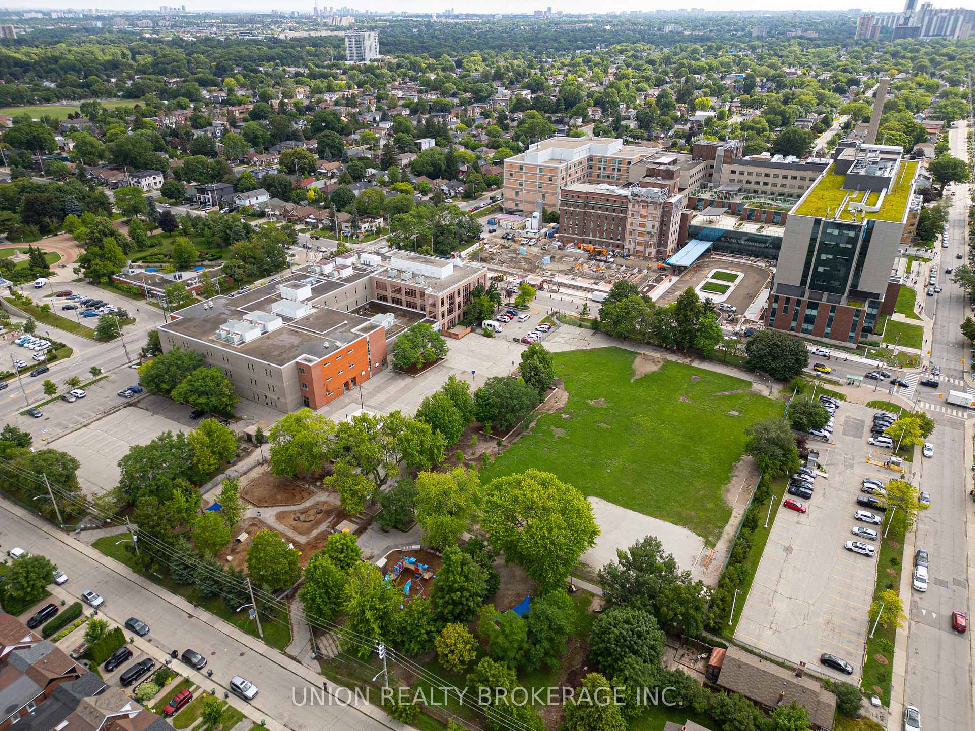 Photo 43 of 12 Durant Avenue, Toronto, Danforth Village-East York — HOMEH