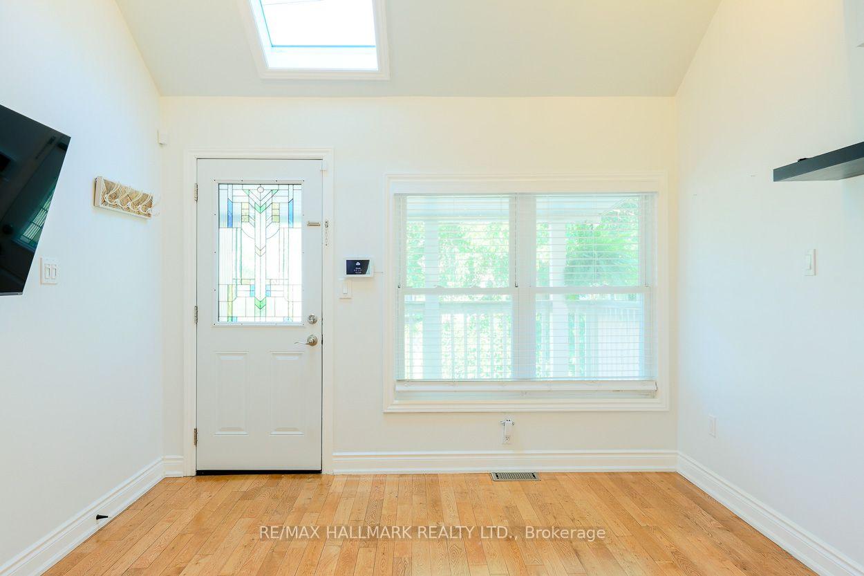 Photo 3 of 527 Craven Road, Toronto, Greenwood-Coxwell — HOMEH