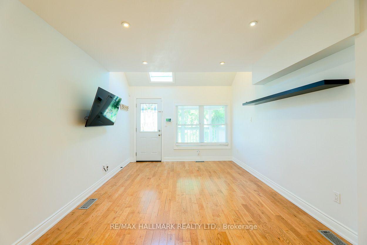 Photo 4 of 527 Craven Road, Toronto, Greenwood-Coxwell — HOMEH