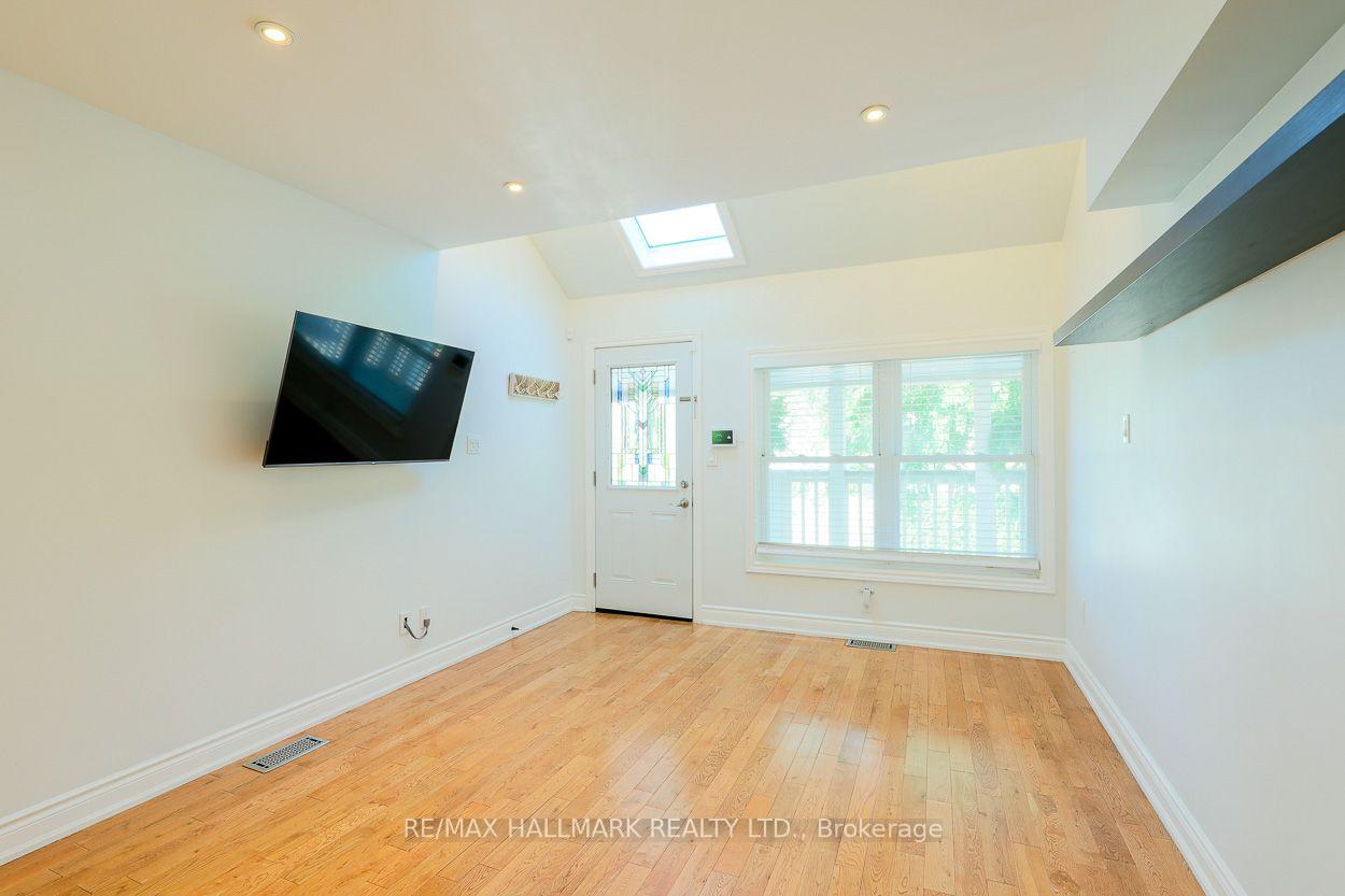Photo 5 of 527 Craven Road, Toronto, Greenwood-Coxwell — HOMEH