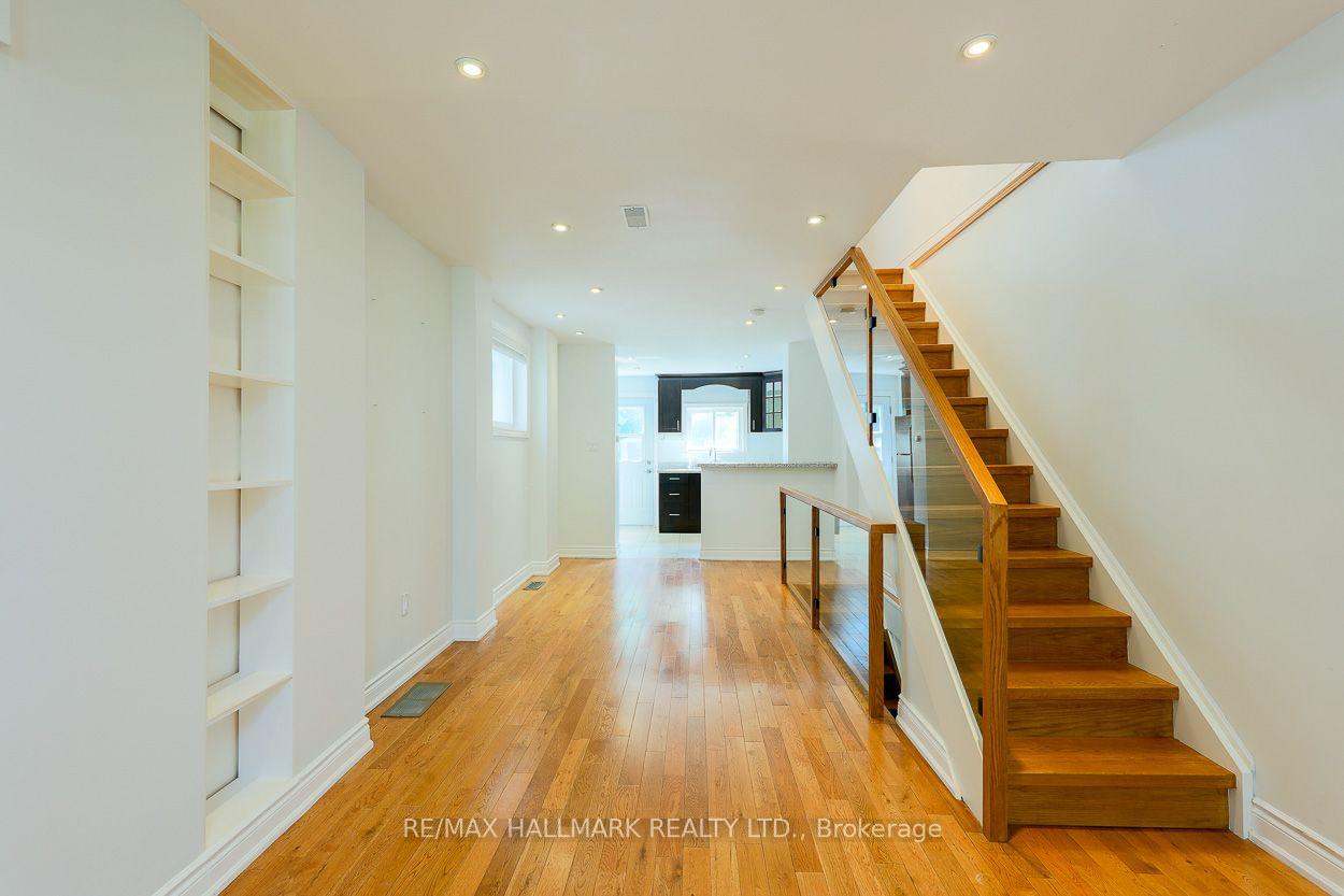 Photo 10 of 527 Craven Road, Toronto, Greenwood-Coxwell — HOMEH