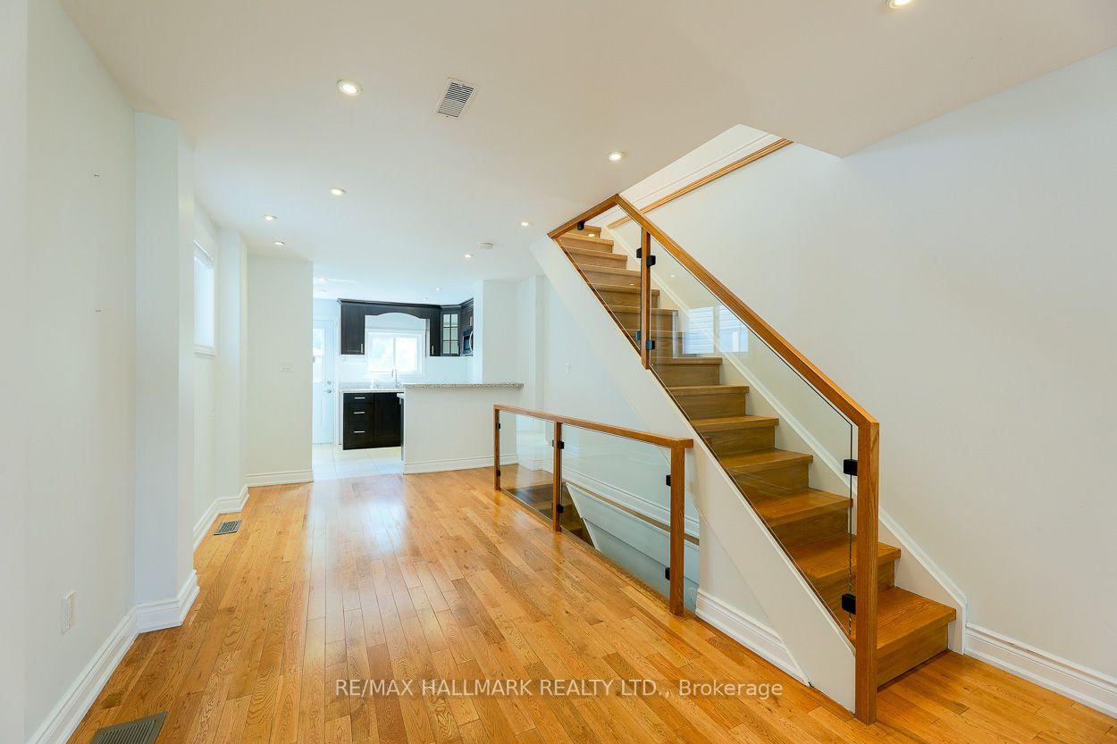 Photo 11 of 527 Craven Road, Toronto, Greenwood-Coxwell — HOMEH