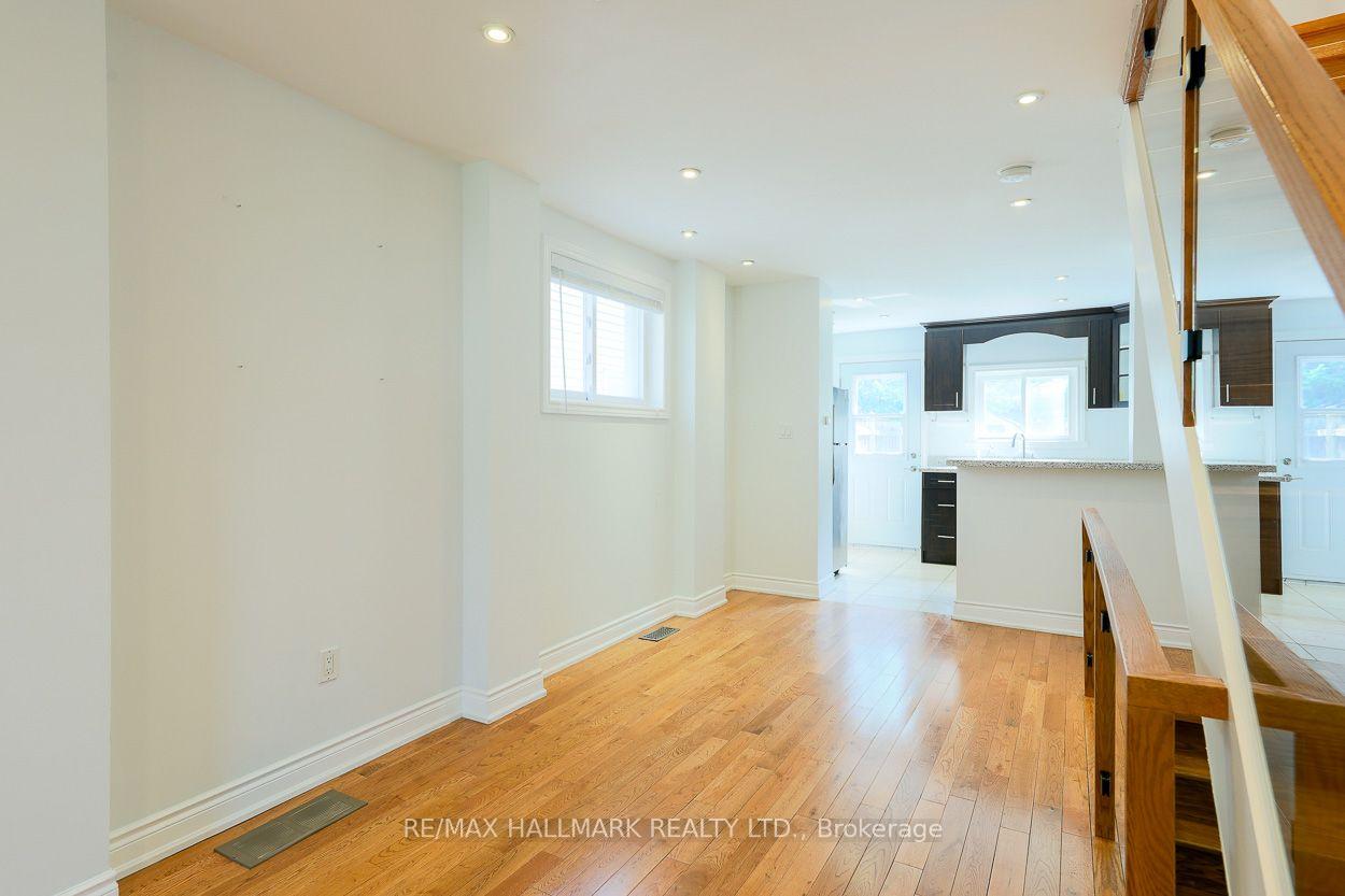 Photo 12 of 527 Craven Road, Toronto, Greenwood-Coxwell — HOMEH