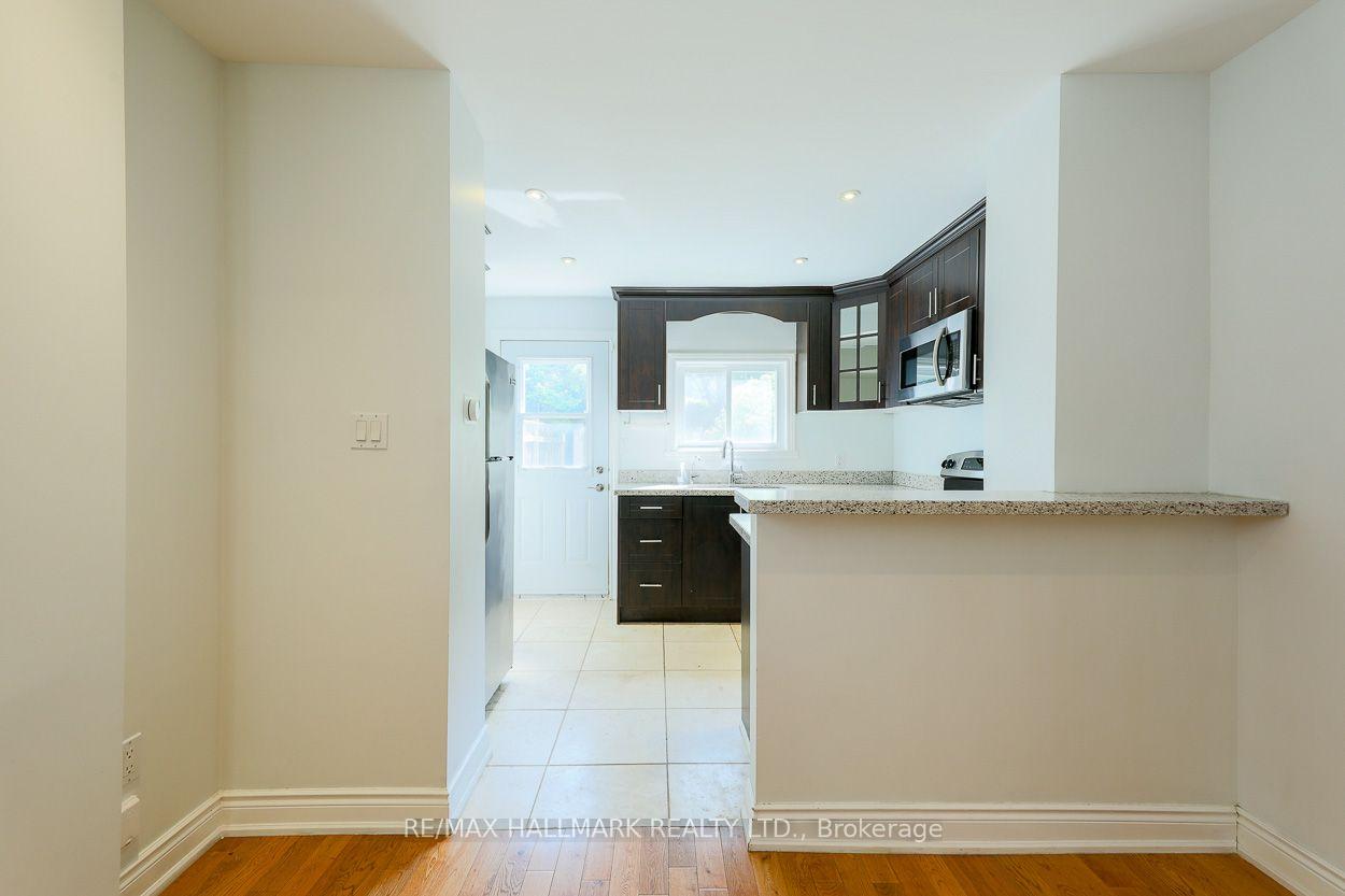 Photo 14 of 527 Craven Road, Toronto, Greenwood-Coxwell — HOMEH