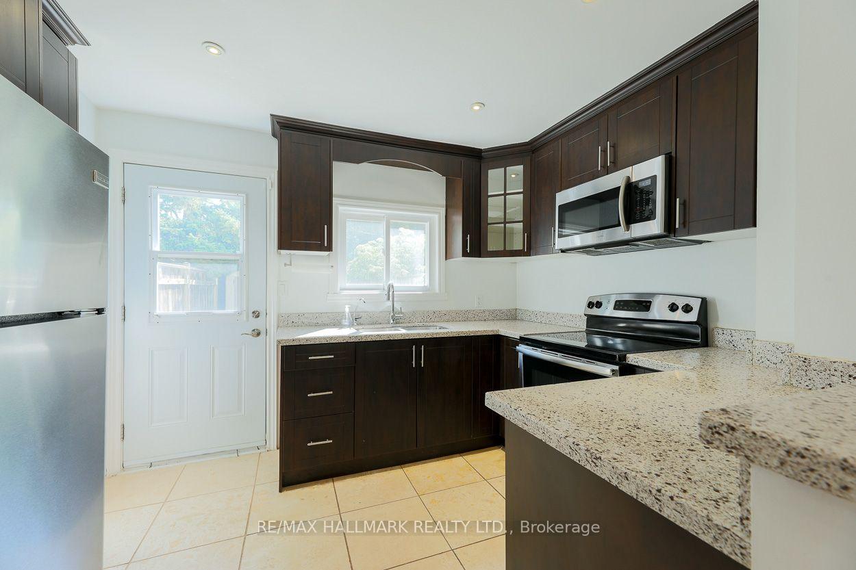 Photo 15 of 527 Craven Road, Toronto, Greenwood-Coxwell — HOMEH