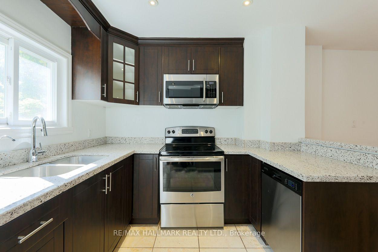 Photo 16 of 527 Craven Road, Toronto, Greenwood-Coxwell — HOMEH