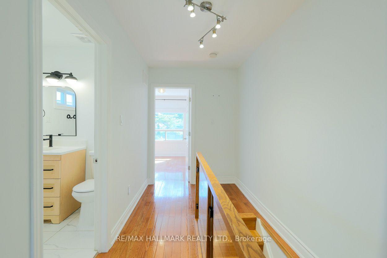 Photo 19 of 527 Craven Road, Toronto, Greenwood-Coxwell — HOMEH