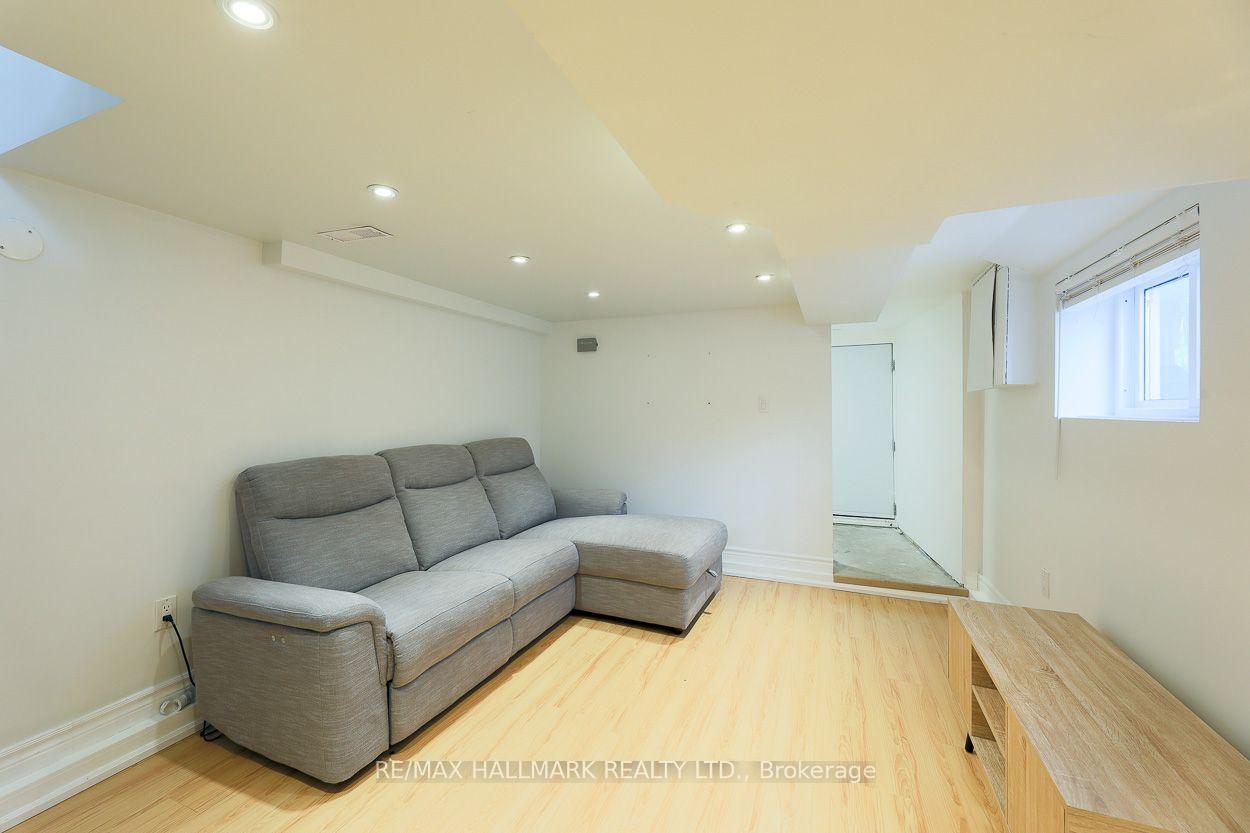 Photo 26 of 527 Craven Road, Toronto, Greenwood-Coxwell — HOMEH