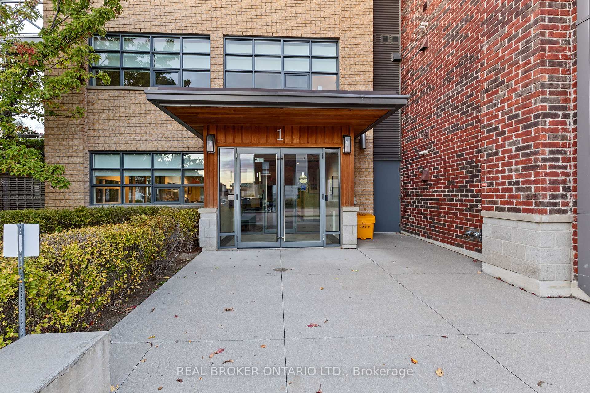 Photo 2 of Unit 302, 1 Shipyard Lane, Collingwood — HOMEH