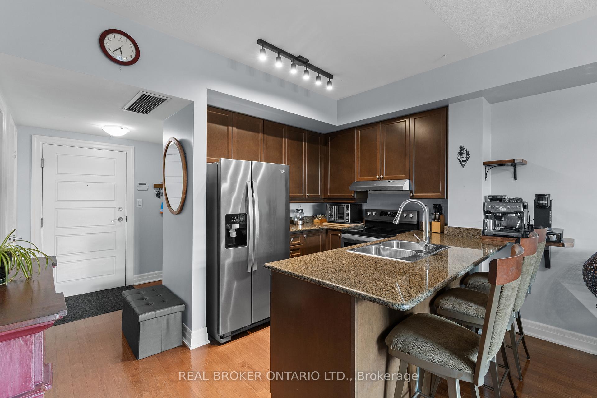 Photo 4 of Unit 302, 1 Shipyard Lane, Collingwood — HOMEH