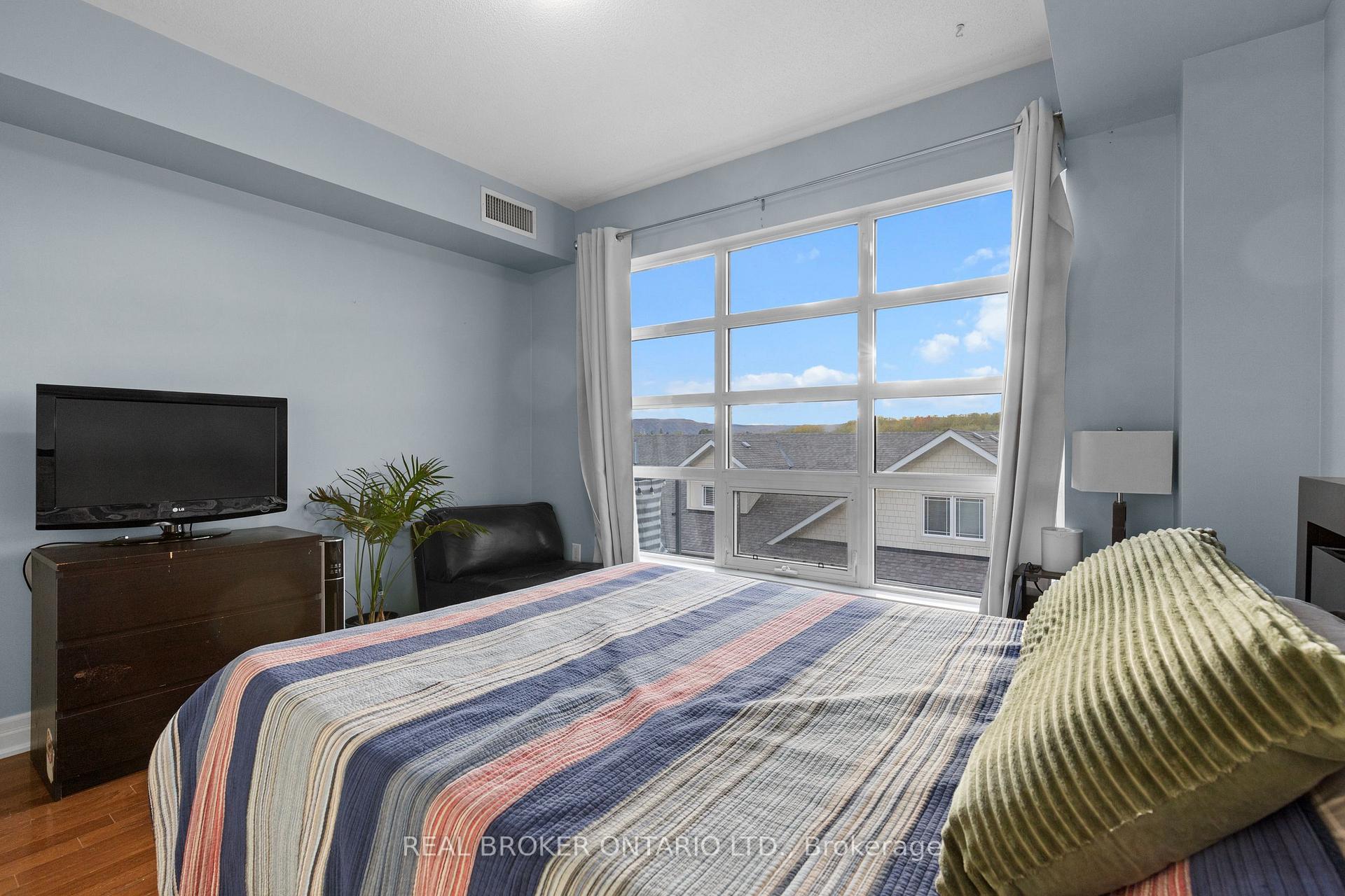 Photo 14 of Unit 302, 1 Shipyard Lane, Collingwood — HOMEH