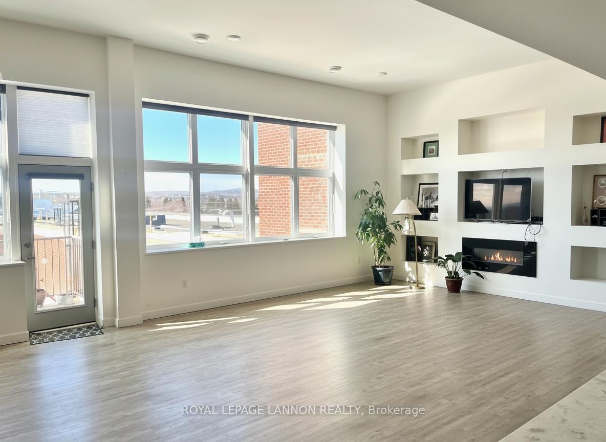 Photo 4 of Unit 2416, 96 High Street, Thunder Bay, College Heights — HOMEH