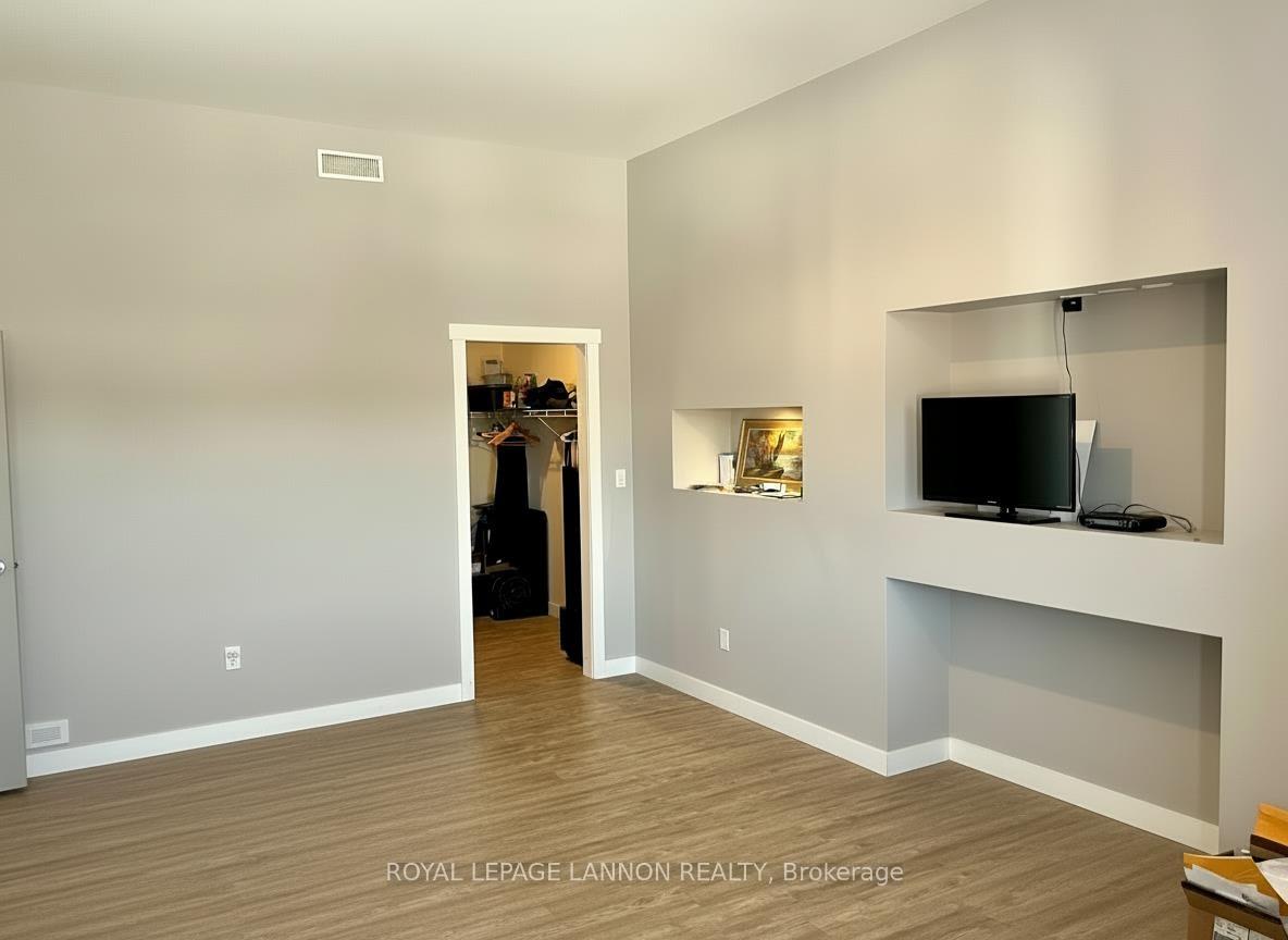 Photo 9 of Unit 2416, 96 High Street, Thunder Bay, College Heights — HOMEH