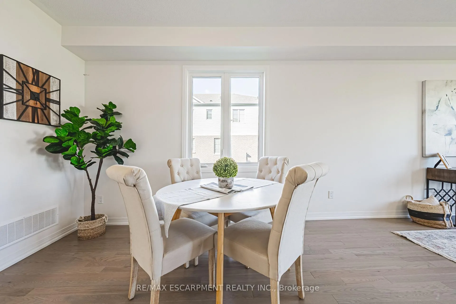 Photo 6 of 208 Provident Way, Hamilton, Mount Hope — HOMEH