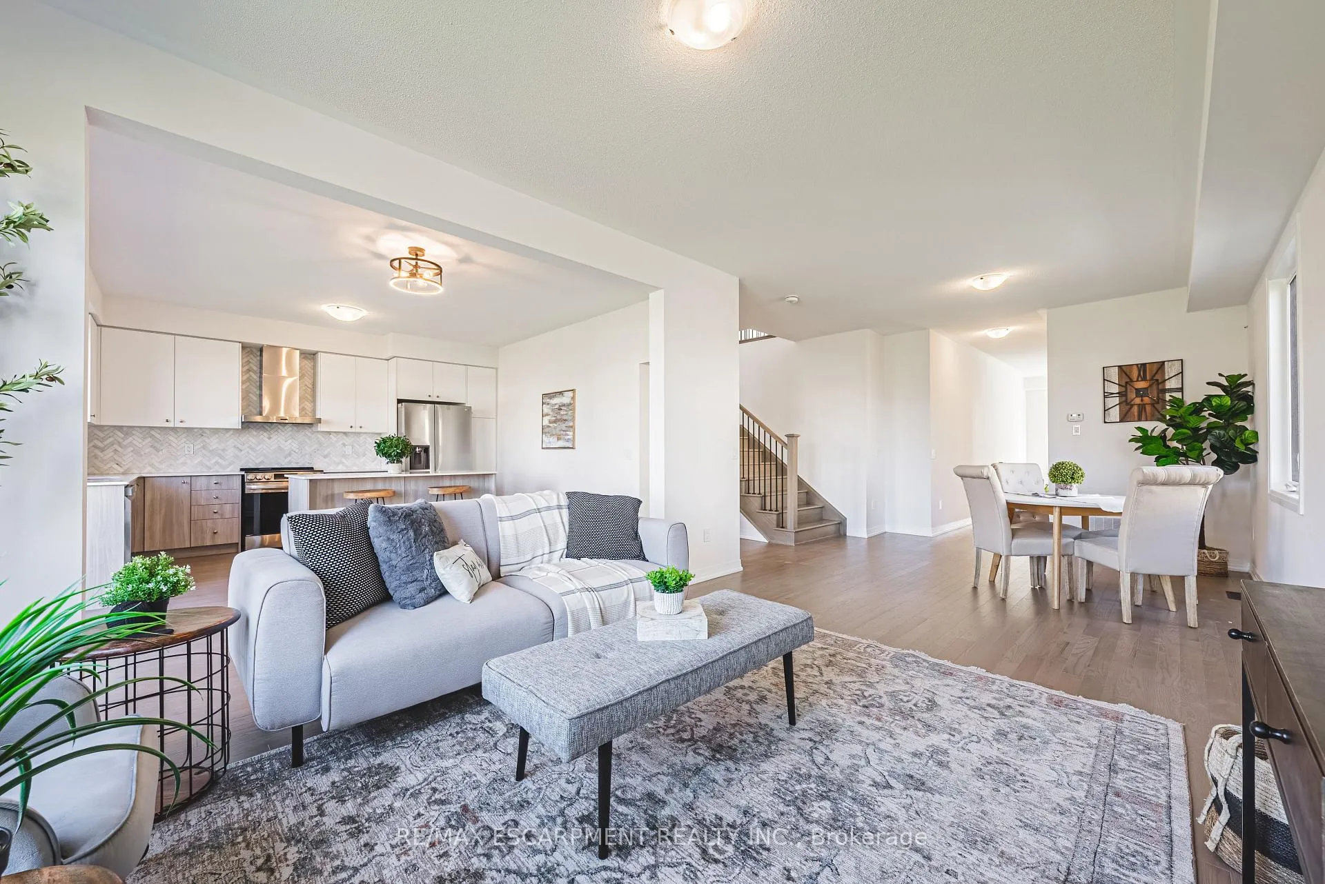 Photo 9 of 208 Provident Way, Hamilton, Mount Hope — HOMEH