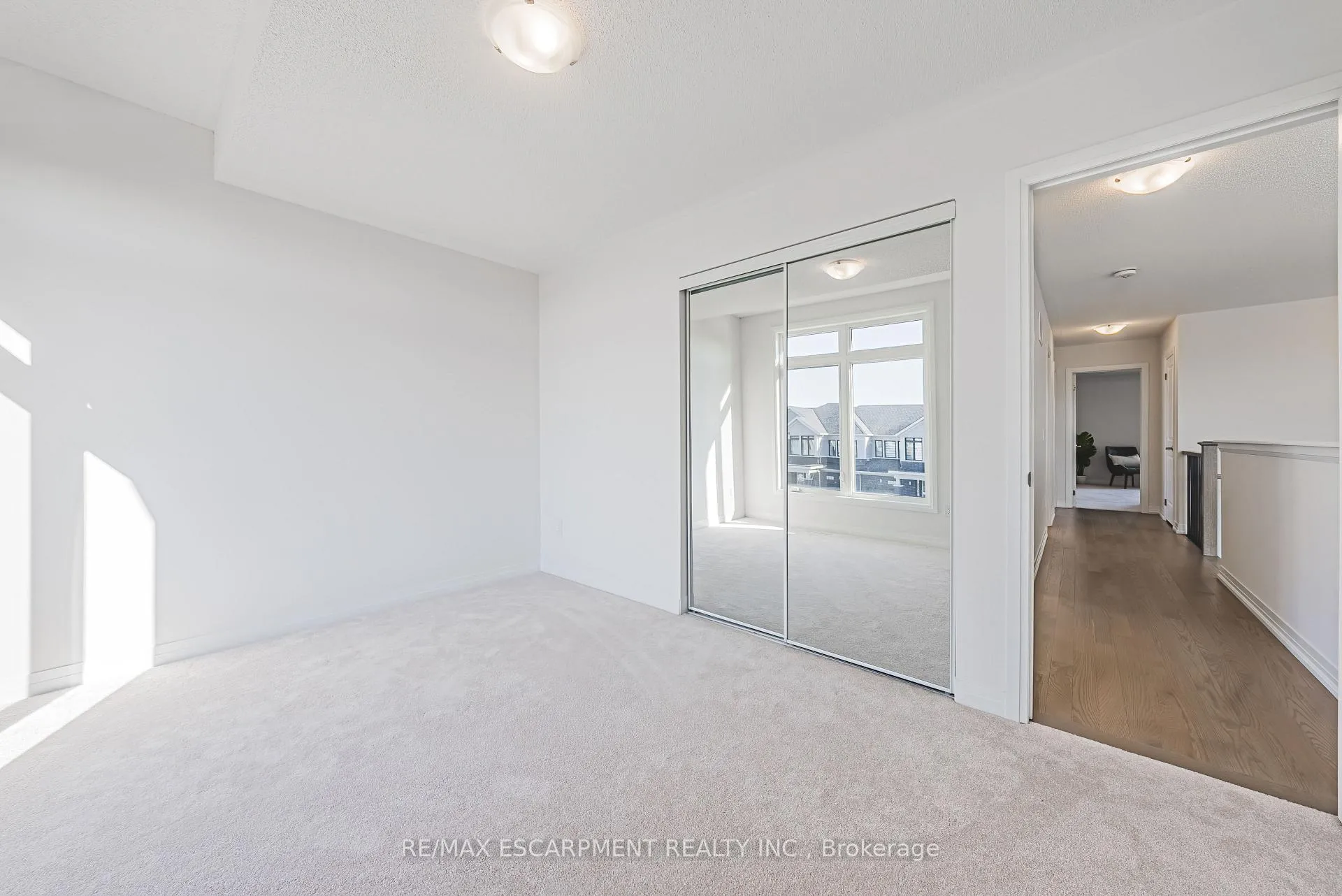 Photo 22 of 208 Provident Way, Hamilton, Mount Hope — HOMEH
