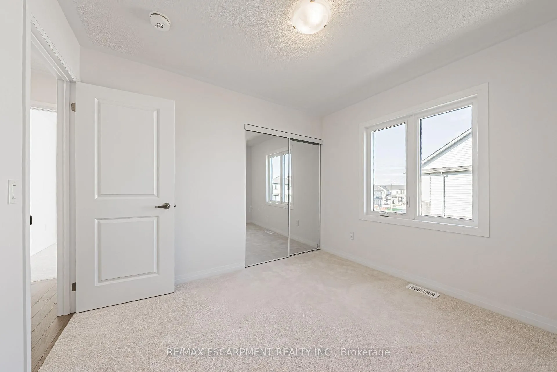 Photo 23 of 208 Provident Way, Hamilton, Mount Hope — HOMEH