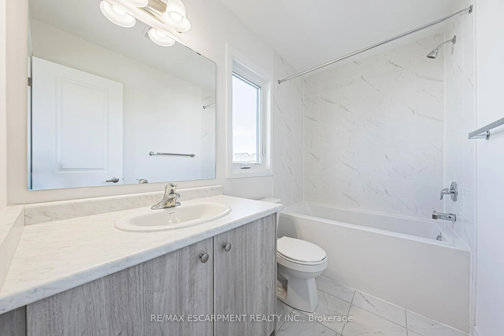 Photo 26 of 208 Provident Way, Hamilton, Mount Hope — HOMEH