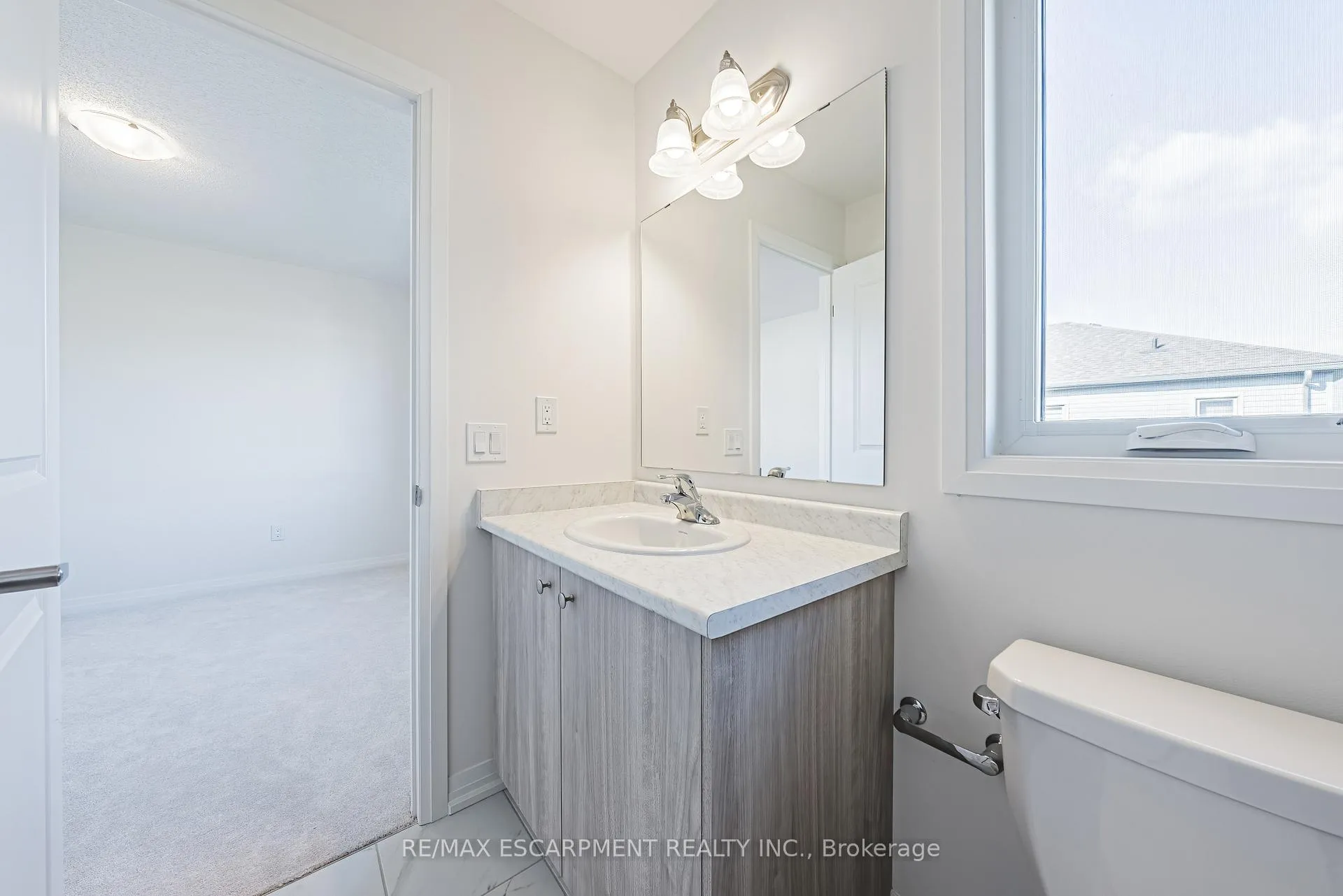 Photo 27 of 208 Provident Way, Hamilton, Mount Hope — HOMEH