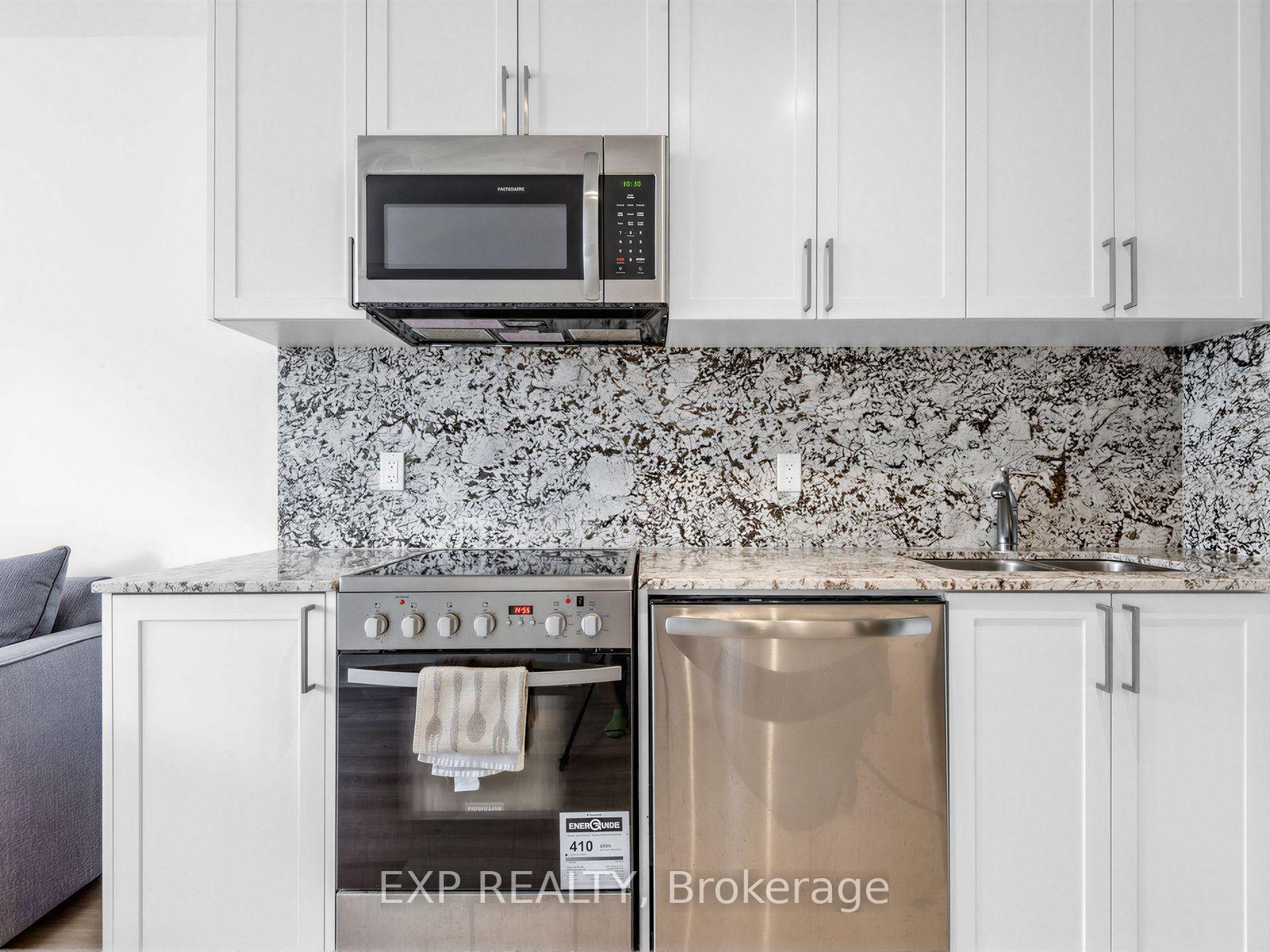 Photo 5 of Unit 217W, 268 Buchanan Drive, Markham, Unionville — HOMEH
