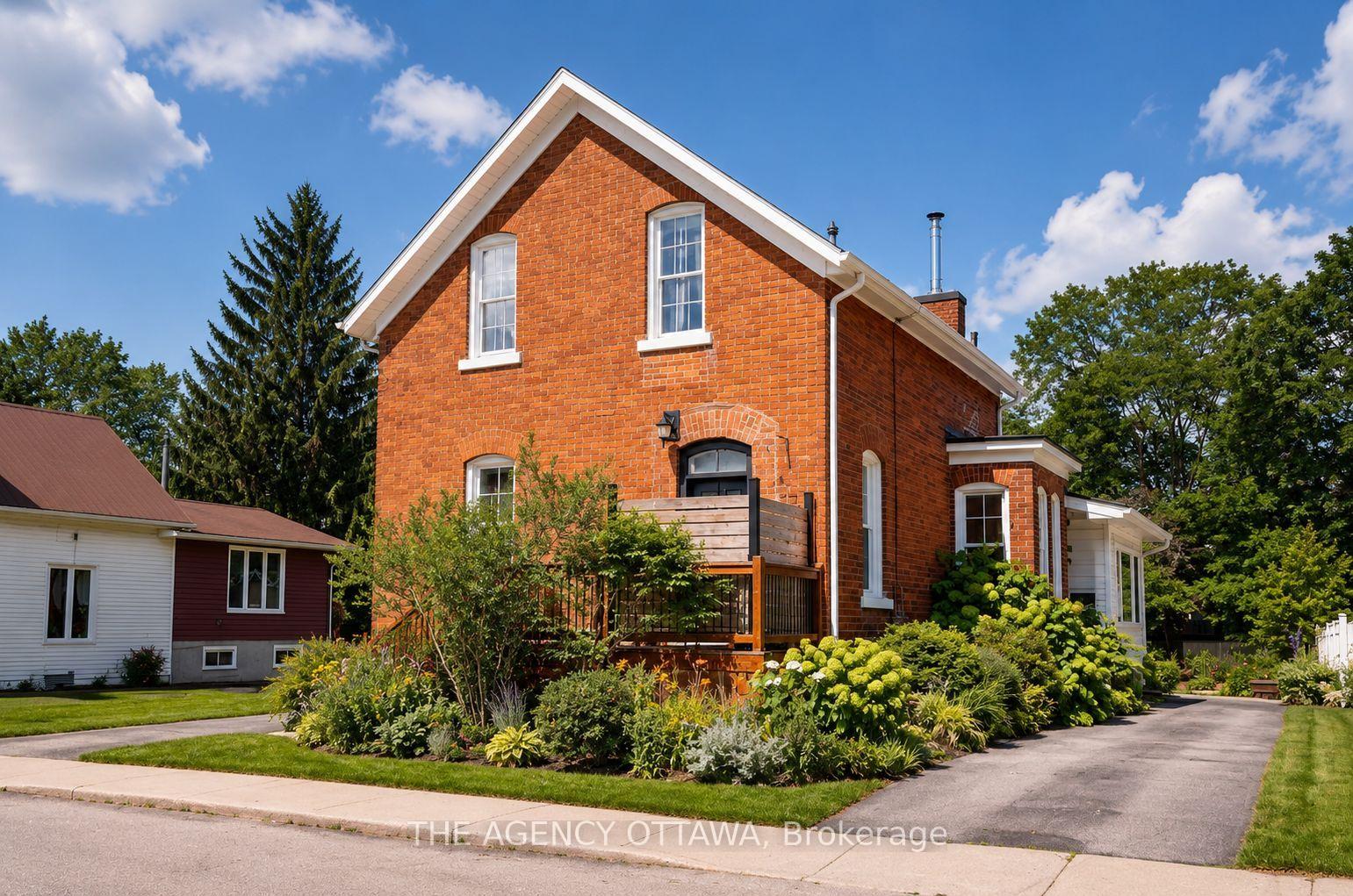 Photo 2 of Unit A & B, 33 Napoleon Street, Carleton Place, Carleton Place — HOMEH