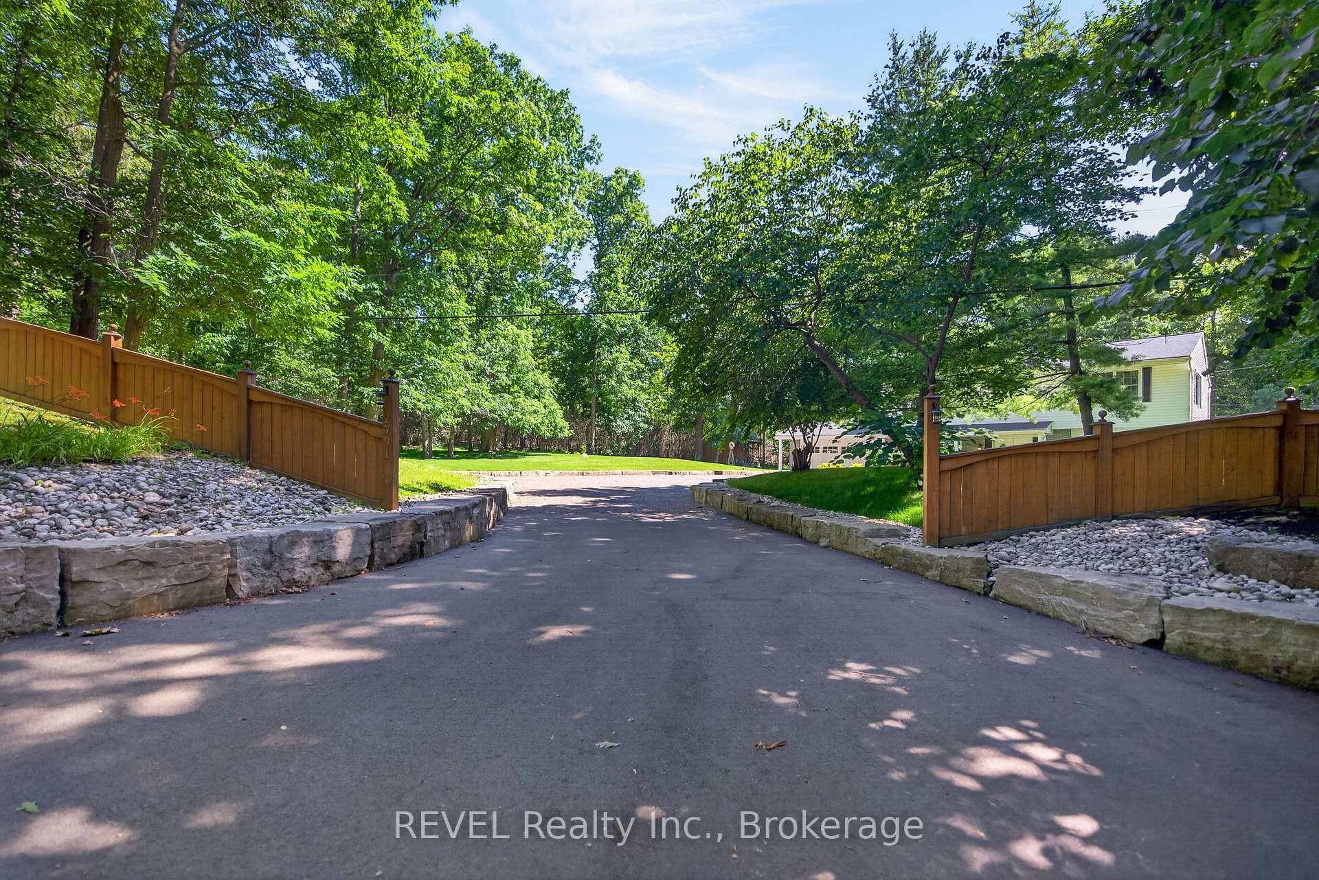 Photo 4 of 2791 Decew Road, St. Catharines, Rykert/Vansickle — HOMEH