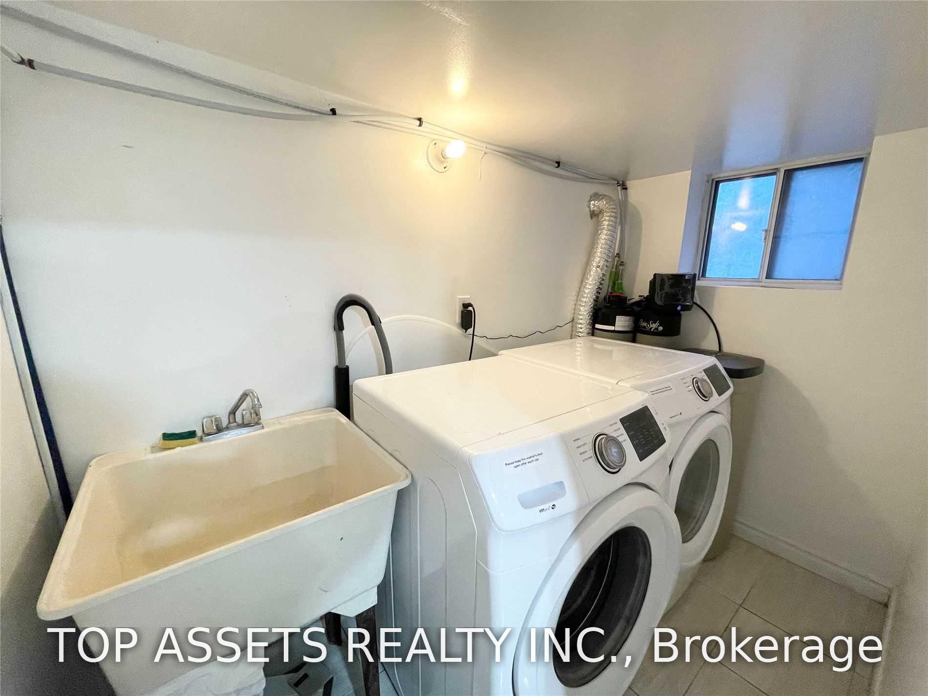 Photo 5 of Unit Lower (ONE ROOM), 570 Vaughan Road, Toronto, Oakwood Village — HOMEH