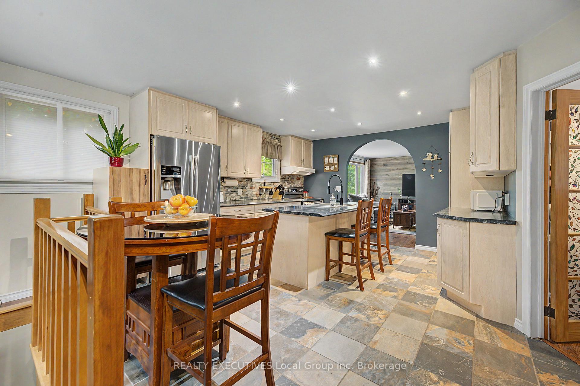 Photo 4 of 647 Derland Road, Callander — HOMEH