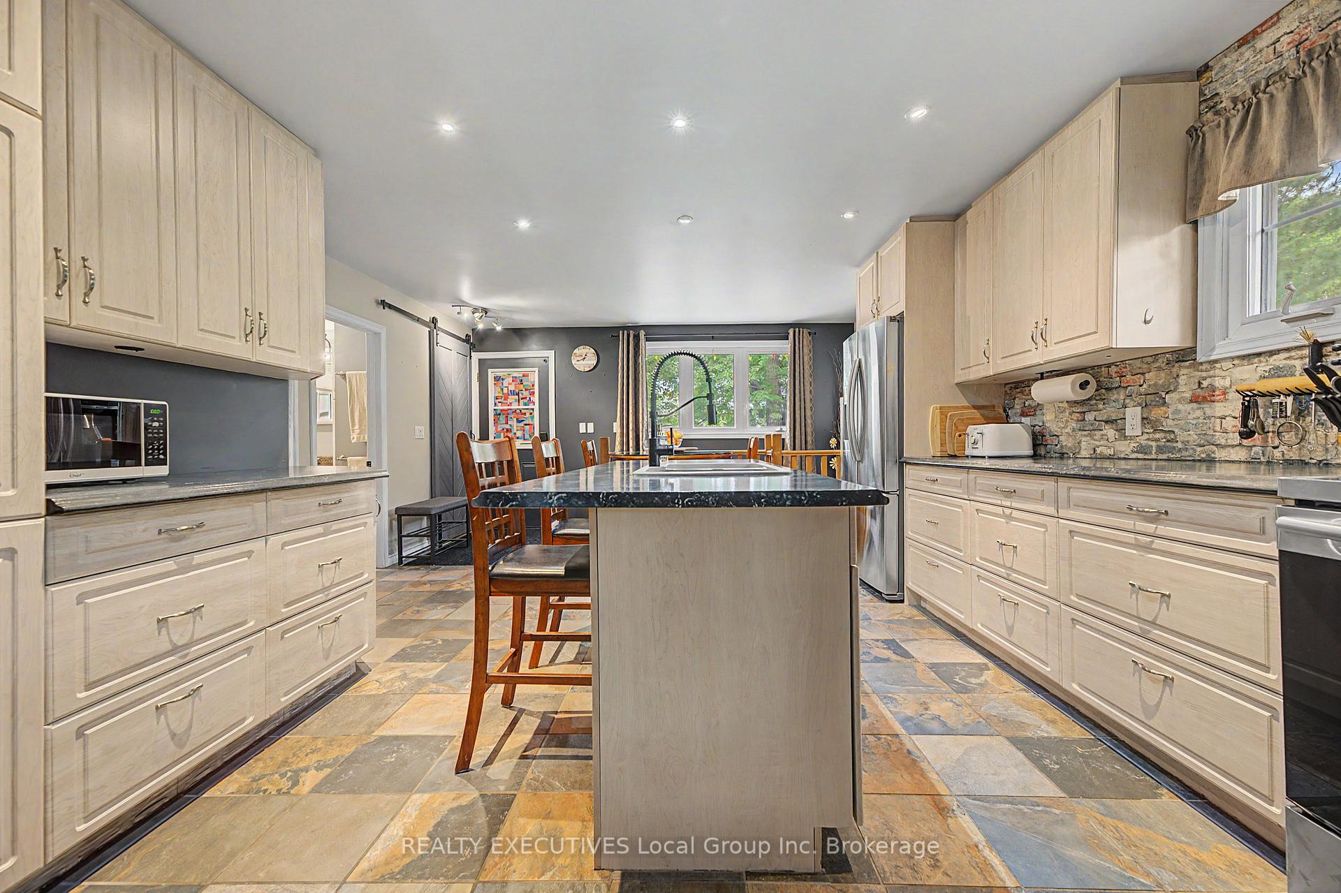 Photo 8 of 647 Derland Road, Callander — HOMEH