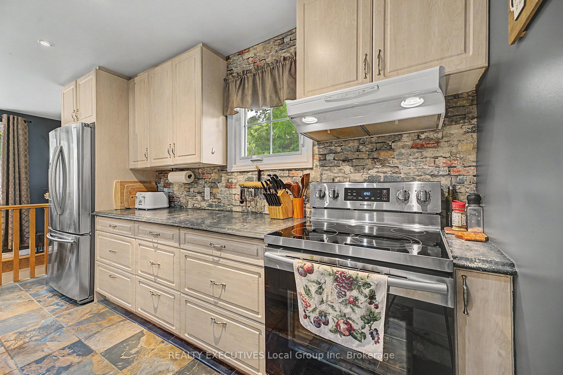 Photo 9 of 647 Derland Road, Callander — HOMEH