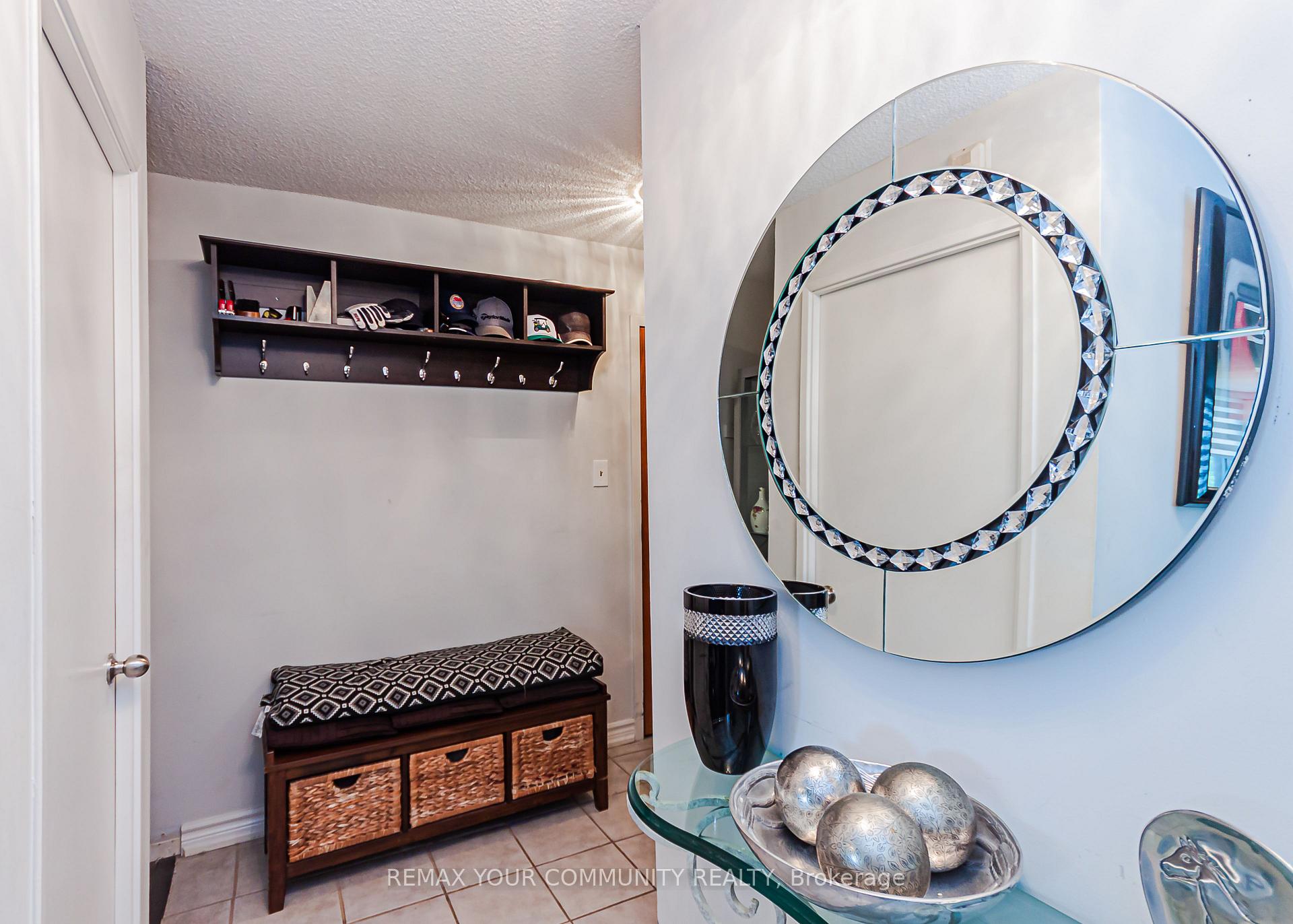 Photo 8 of Unit 301, 326 Major Mackenzie Drive E, Richmond Hill, Crosby — HOMEH