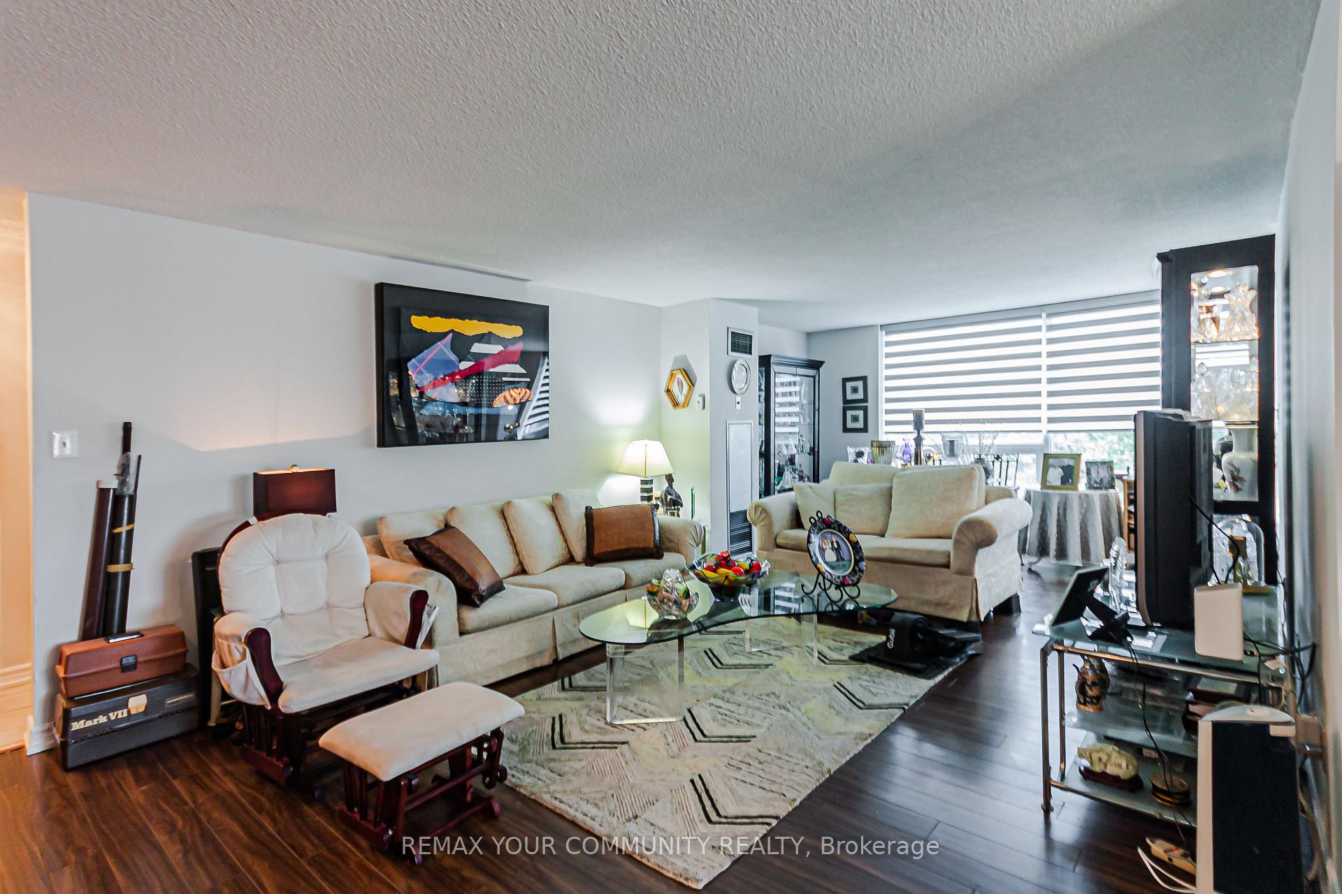 Photo 28 of Unit 301, 326 Major Mackenzie Drive E, Richmond Hill, Crosby — HOMEH