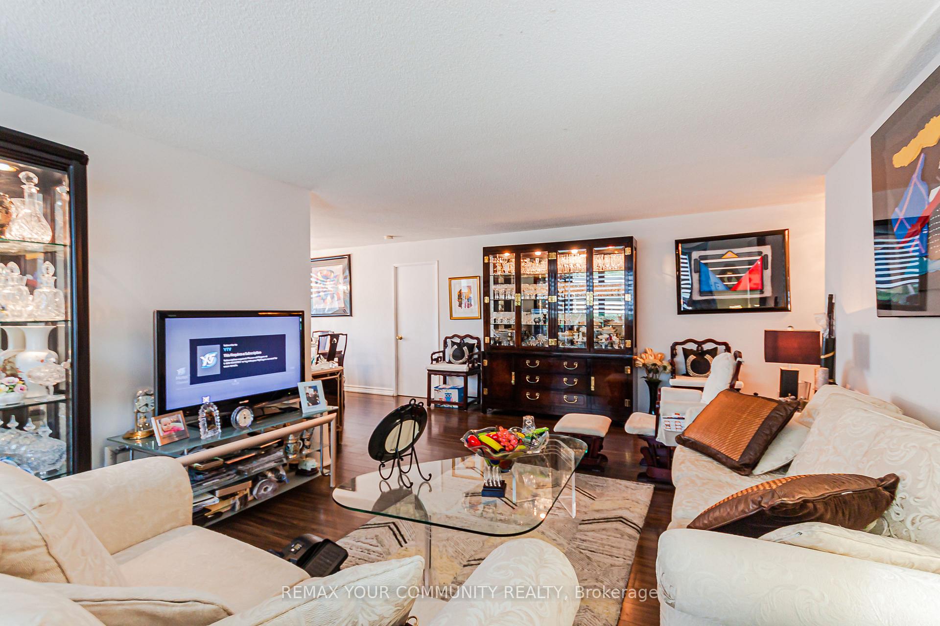 Photo 29 of Unit 301, 326 Major Mackenzie Drive E, Richmond Hill, Crosby — HOMEH