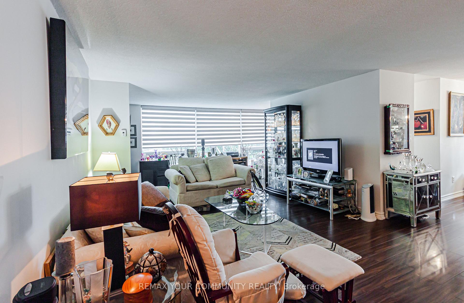 Photo 30 of Unit 301, 326 Major Mackenzie Drive E, Richmond Hill, Crosby — HOMEH