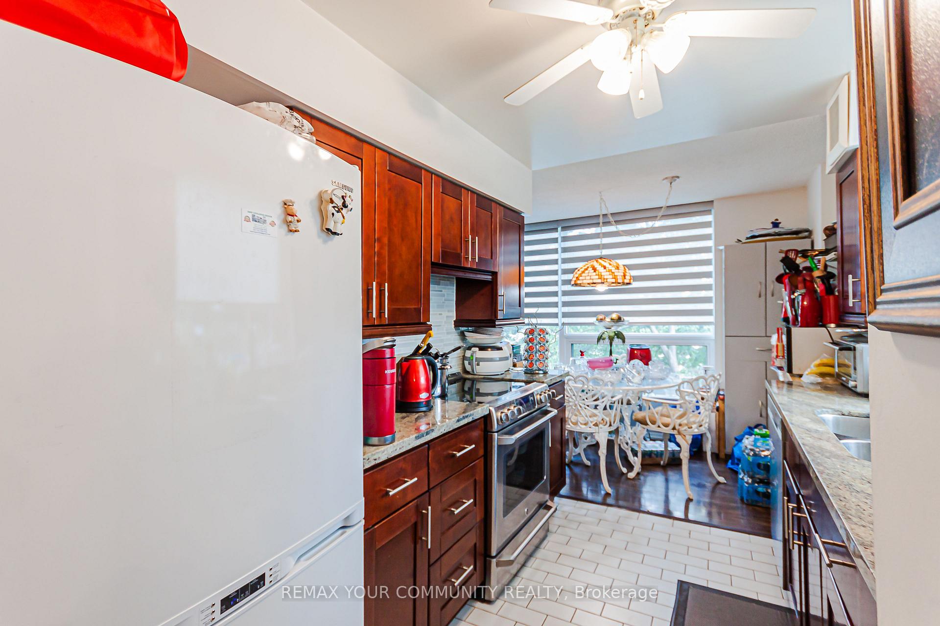 Photo 12 of Unit 301, 326 Major Mackenzie Drive E, Richmond Hill, Crosby — HOMEH