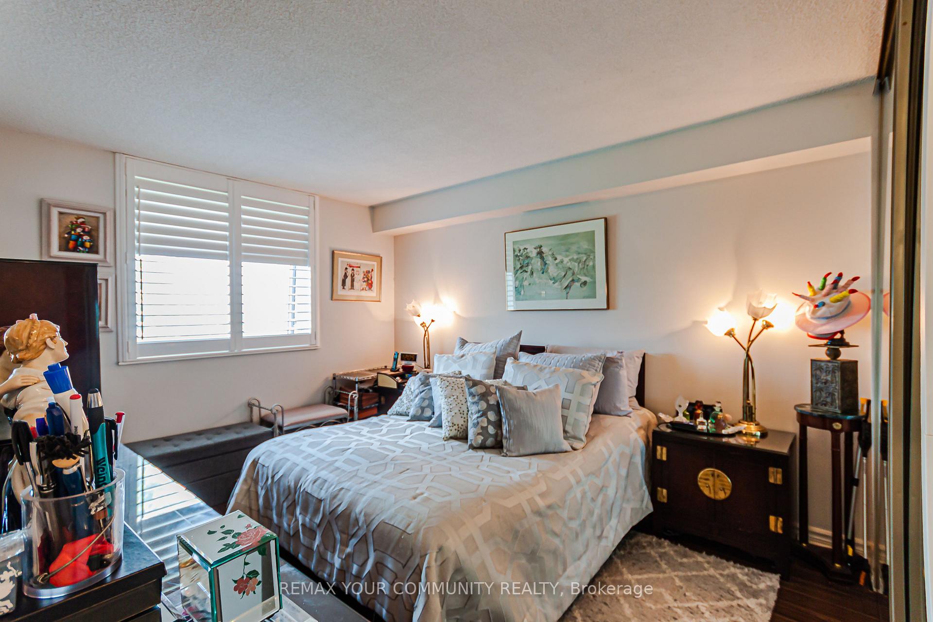 Photo 32 of Unit 301, 326 Major Mackenzie Drive E, Richmond Hill, Crosby — HOMEH
