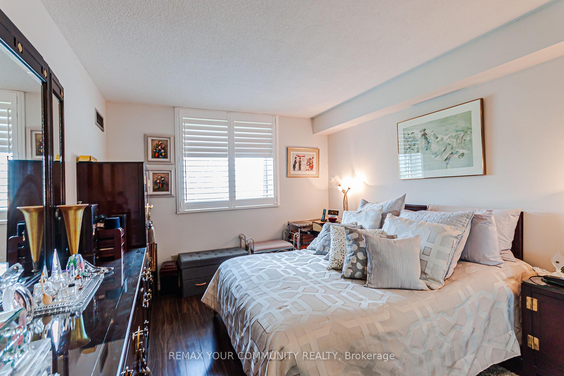 Photo 34 of Unit 301, 326 Major Mackenzie Drive E, Richmond Hill, Crosby — HOMEH