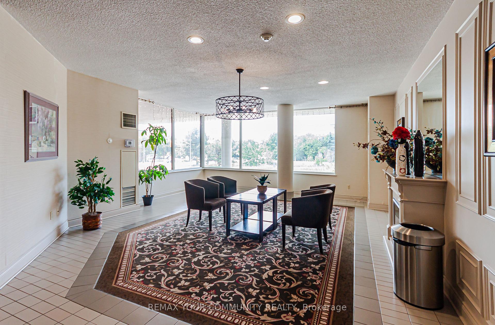 Photo 16 of Unit 301, 326 Major Mackenzie Drive E, Richmond Hill, Crosby — HOMEH